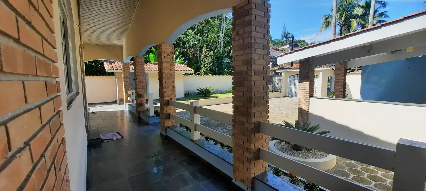 Foto 5 de Casa com 4 quartos à venda, 230m2 em Ubatuba - SP