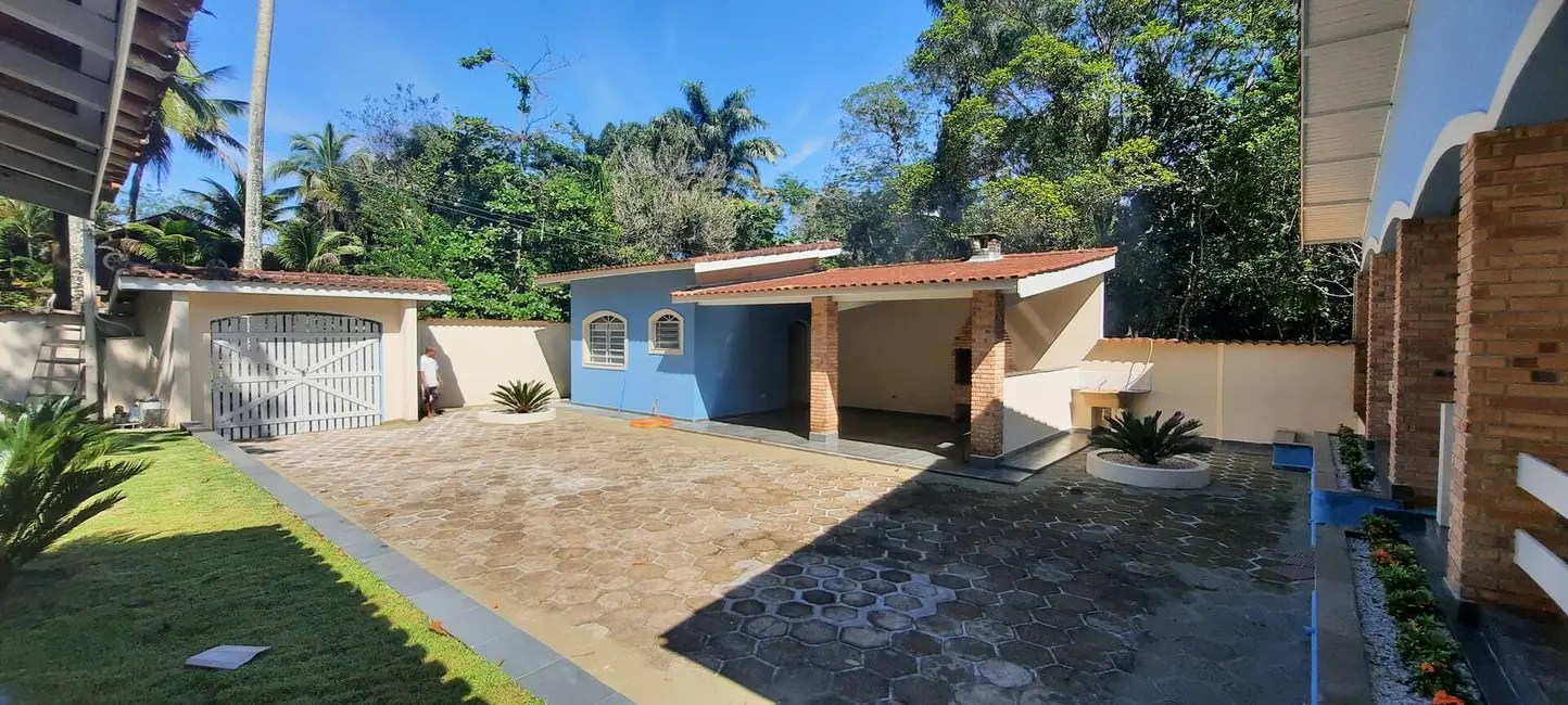 Foto 4 de Casa com 4 quartos à venda, 230m2 em Ubatuba - SP