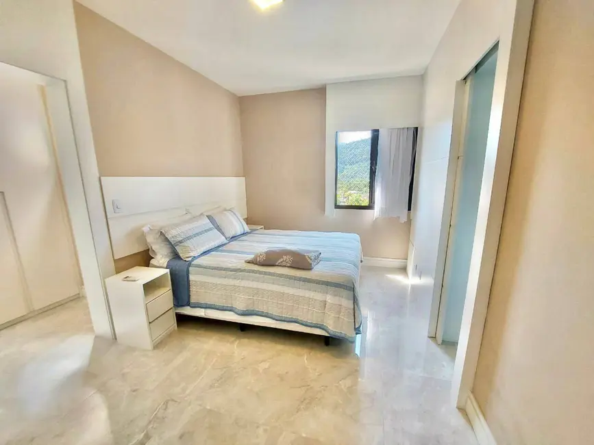 Foto 6 de Apartamento com 4 quartos à venda, 240m2 em Tabatinga, Caraguatatuba - SP