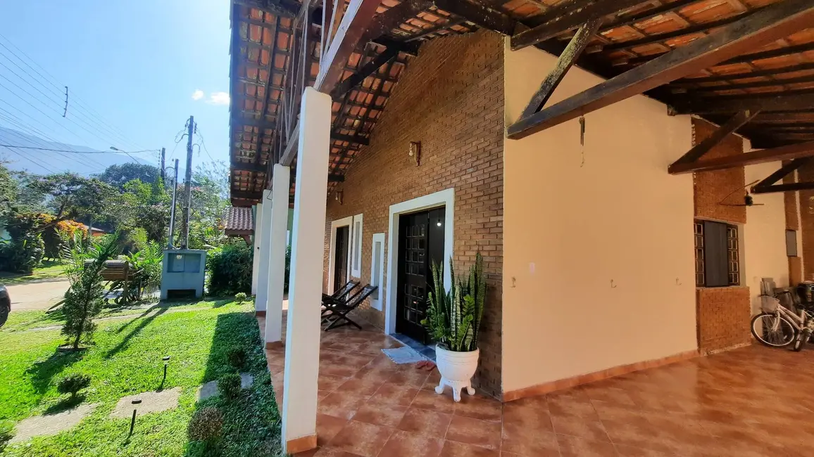 Foto 6 de Casa com 4 quartos à venda, 215m2 em Ubatuba - SP