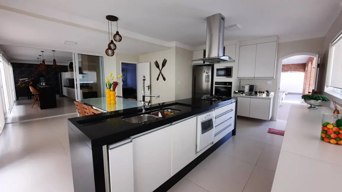 Foto 9 de Casa com 4 quartos à venda, 324m2 em Tabatinga, Caraguatatuba - SP