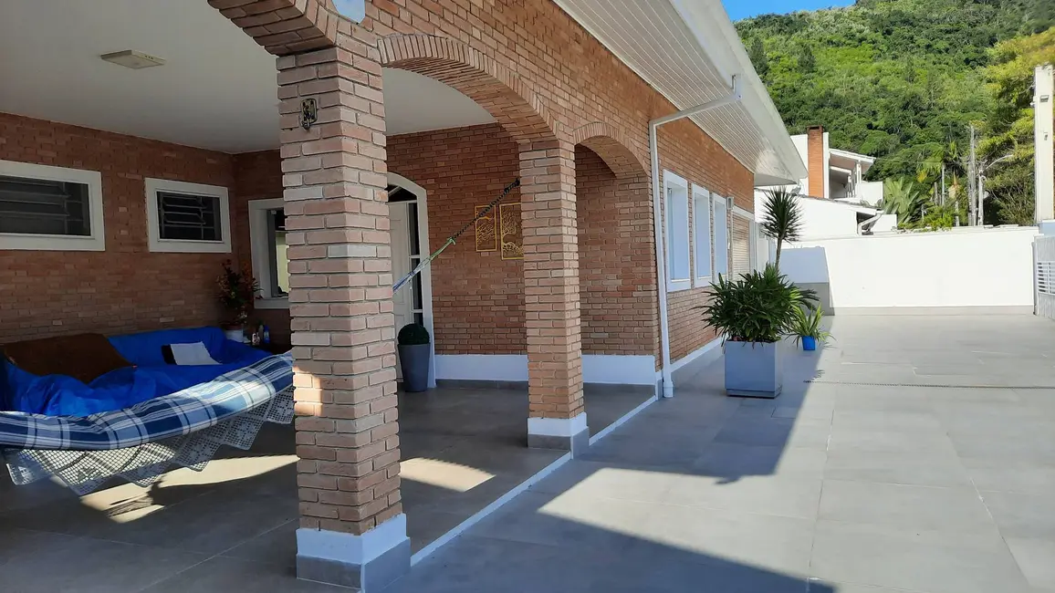 Foto 5 de Casa com 4 quartos à venda, 324m2 em Tabatinga, Caraguatatuba - SP