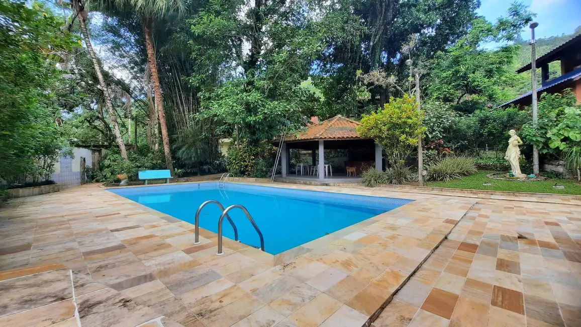 Foto 3 de Casa com 4 quartos à venda, 135m2 em Ubatuba - SP