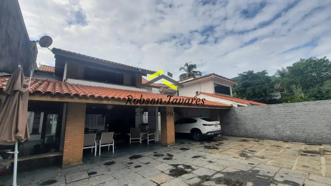 Foto 2 de Casa com 4 quartos à venda, 362m2 em Tabatinga, Caraguatatuba - SP