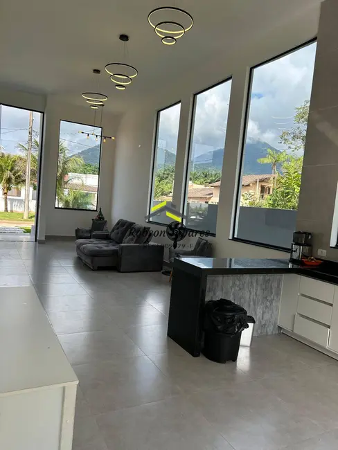 Foto 3 de Casa de Condomínio com 3 quartos à venda, 150m2 em Mar Verde, Caraguatatuba - SP