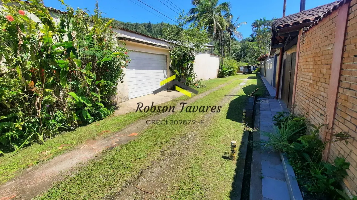 Foto 2 de Casa com 2 quartos à venda, 110m2 em Ubatuba - SP