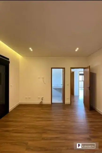 Foto 2 de Casa com 5 quartos à venda, 445m2 em Sao Jose Dos Campos - SP