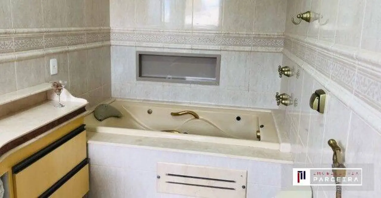 Foto 2 de Casa com 6 quartos à venda, 450m2 em Sao Jose Dos Campos - SP