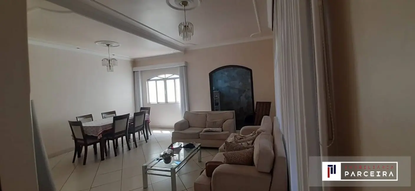 Foto 1 de Casa com 3 quartos à venda, 235m2 em Sao Jose Dos Campos - SP