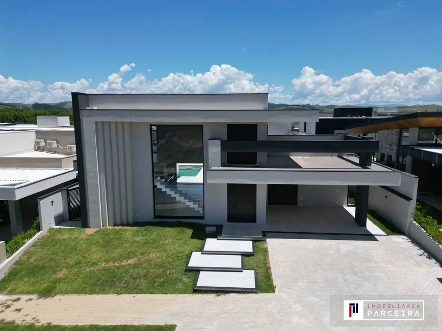 Casa com 3 quartos à venda, 363m2 em Sao Jose Dos Campos - SP - imagem 1 Foto 1 de Casa com 3 quartos à venda, 363m2 em Sao Jose Dos Campos - SP