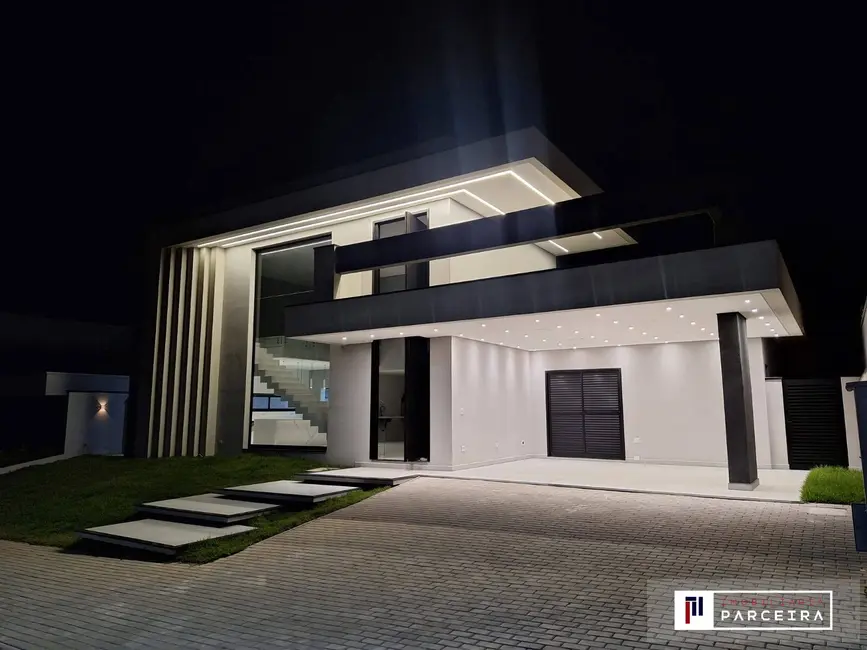 Casa com 3 quartos à venda, 363m2 em Sao Jose Dos Campos - SP - imagem 2 Foto 2 de Casa com 3 quartos à venda, 363m2 em Sao Jose Dos Campos - SP