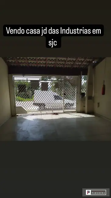 Casa com 2 quartos à venda, 125m2 em Sao Jose Dos Campos - SP - imagem 2 Foto 2 de Casa com 2 quartos à venda, 125m2 em Sao Jose Dos Campos - SP