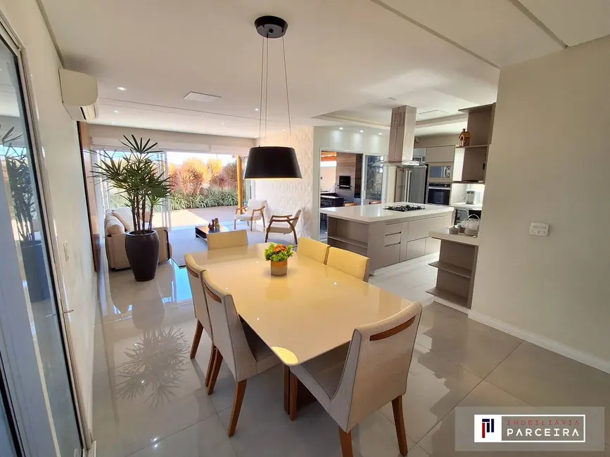 Foto 4 de Casa com 4 quartos à venda, 265m2 em Sao Jose Dos Campos - SP