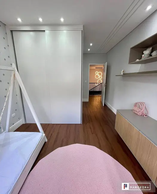 Foto 9 de Casa com 4 quartos à venda, 260m2 em Sao Jose Dos Campos - SP