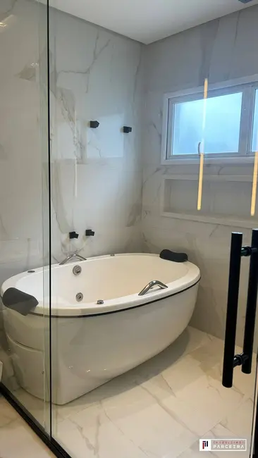 Foto 6 de Casa com 4 quartos à venda, 230m2 em Sao Jose Dos Campos - SP