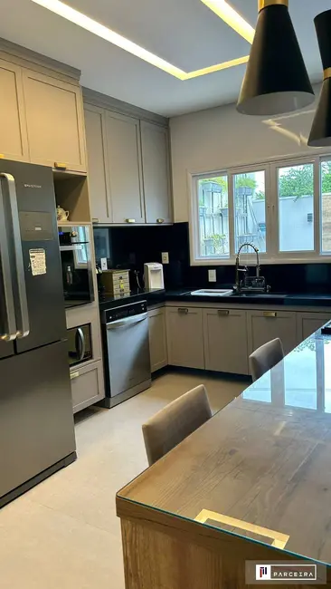 Foto 9 de Casa com 4 quartos à venda, 230m2 em Sao Jose Dos Campos - SP