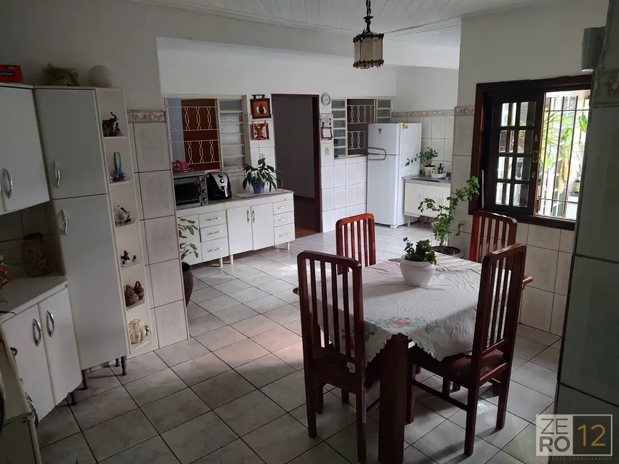 Casa com 3 quartos à venda, 160m2 em Sao Jose Dos Campos - SP - imagem 6 Foto 6 de Casa com 3 quartos à venda, 160m2 em Sao Jose Dos Campos - SP