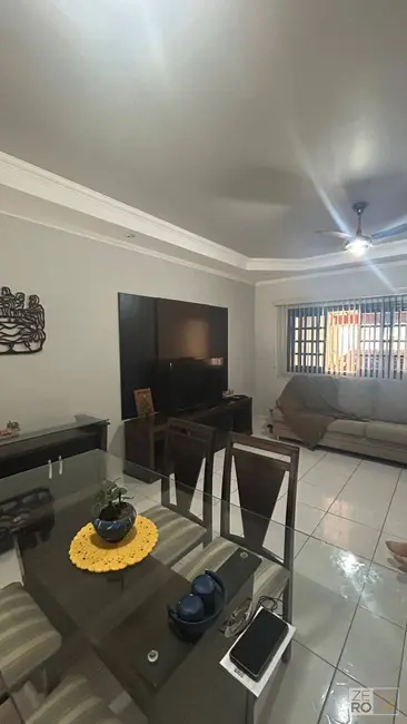 Foto 2 de Casa com 3 quartos à venda, 150m2 em Sao Jose Dos Campos - SP