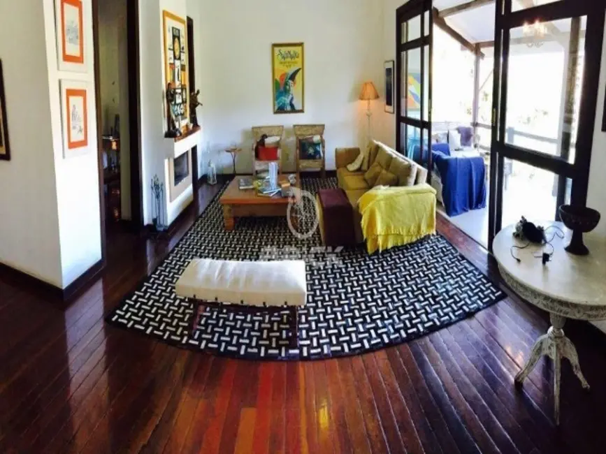 Foto 2 de Casa de Condomínio com 5 quartos à venda, 550m2 em Itaipava, Petropolis - RJ