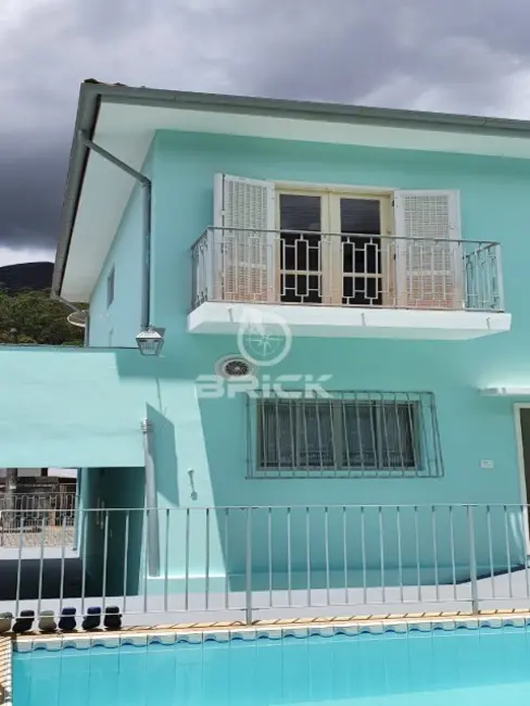 Foto 1 de Casa com 3 quartos à venda, 190m2 em Cascatinha, Petropolis - RJ