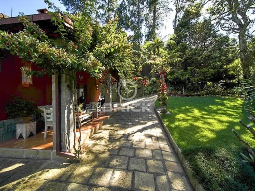 Foto 2 de Casa com 4 quartos à venda e para alugar, 400m2 em Parque do Imbui, Teresopolis - RJ