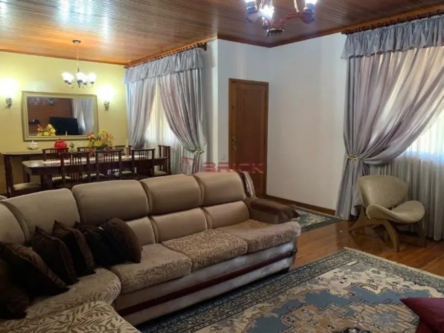 Foto 2 de Casa com 3 quartos à venda, 147m2 em Iucas, Teresopolis - RJ