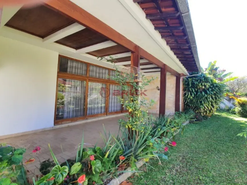 Foto 1 de Casa com 4 quartos à venda, 224m2 em Araras, Teresopolis - RJ