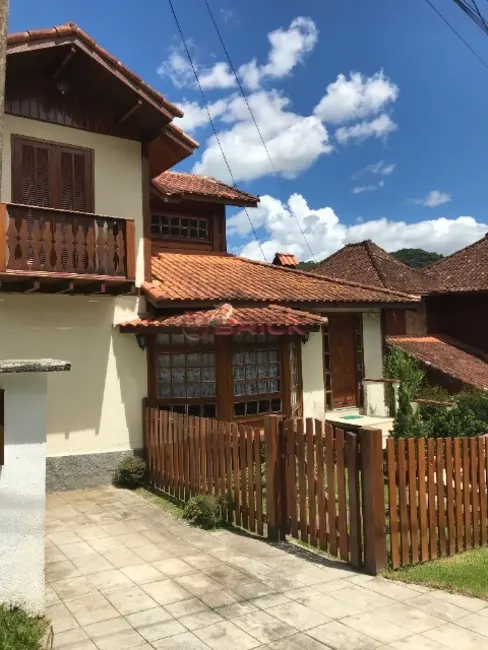 Foto 1 de Casa de Condomínio com 4 quartos à venda, 150m2 em Vargem Grande, Teresopolis - RJ