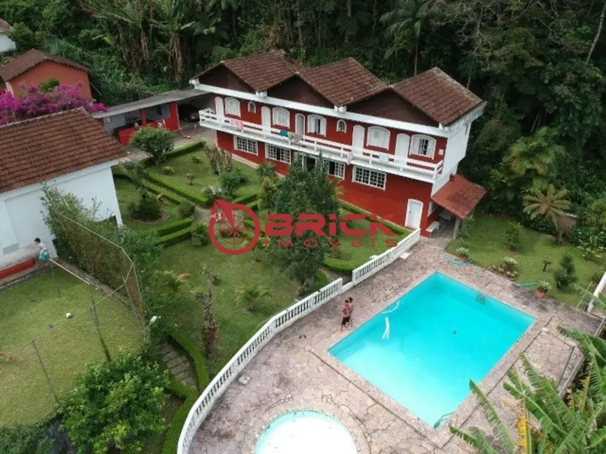 Foto 1 de Casa com 7 quartos à venda e para alugar, 264m2 em Granja Guarani, Teresopolis - RJ