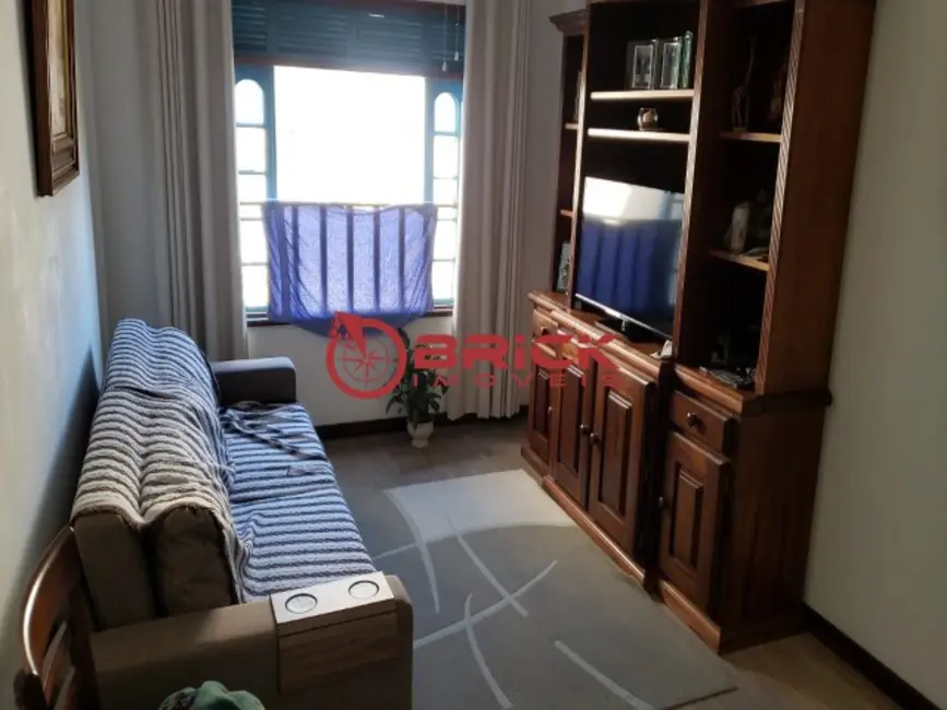 Foto 2 de Apartamento com 1 quarto à venda, 45m2 em Agriões, Teresopolis - RJ