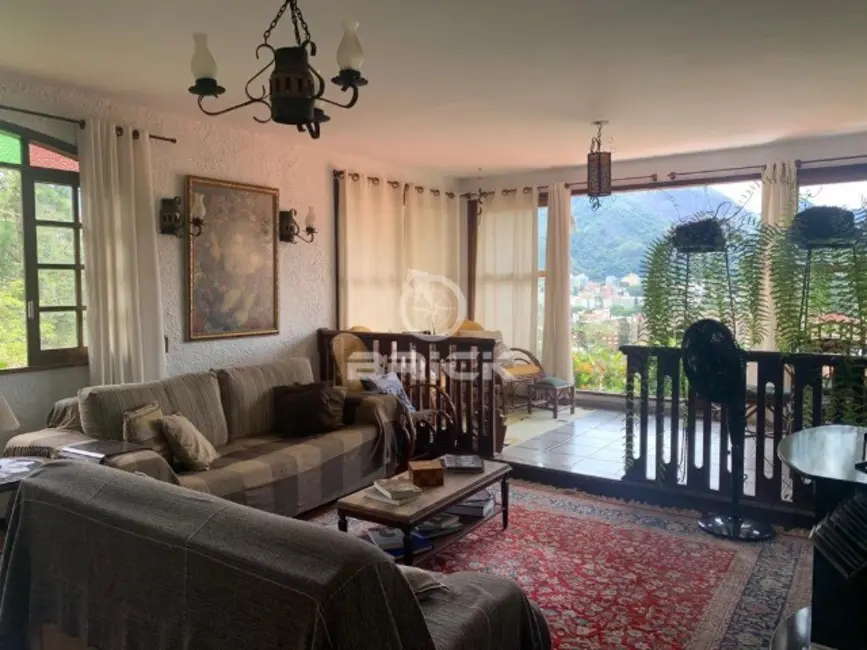 Foto 2 de Casa com 6 quartos à venda, 418m2 em Araras, Teresopolis - RJ