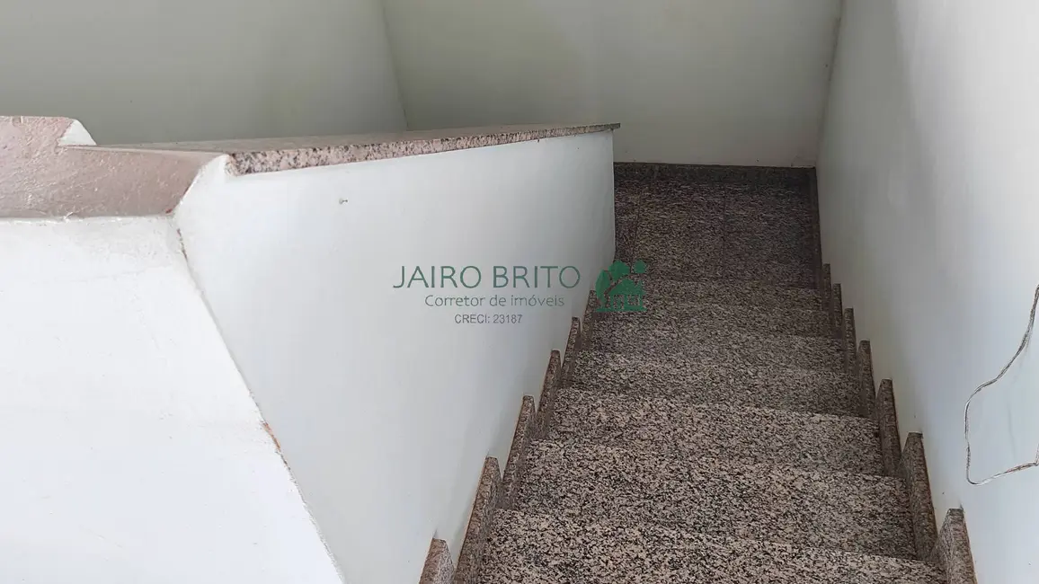 Casa com 4 quartos à venda, 360m2 em Jardim Savóia, Ilheus - BA - imagem 4 Foto 4 de Casa com 4 quartos à venda, 360m2 em Jardim Savóia, Ilheus - BA