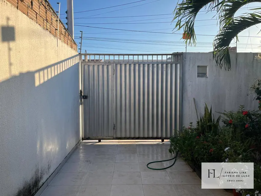 Foto 2 de Casa com 2 quartos à venda, 125m2 em Papagaio, Feira De Santana - BA