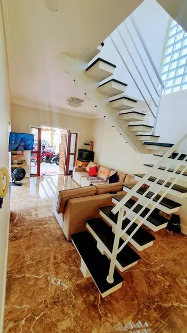 Foto 9 de Sobrado com 4 quartos à venda, 170m2 em Solemar, Praia Grande - SP