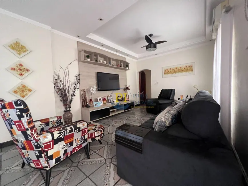 Casa com 6 quartos à venda, 360m2 em Canto do Forte, Praia Grande - SP - imagem 2 Foto 2 de Casa com 6 quartos à venda, 360m2 em Canto do Forte, Praia Grande - SP