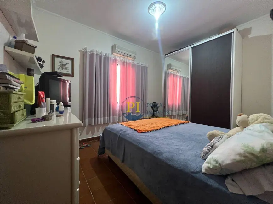 Casa com 6 quartos à venda, 360m2 em Canto do Forte, Praia Grande - SP - imagem 9 Foto 9 de Casa com 6 quartos à venda, 360m2 em Canto do Forte, Praia Grande - SP