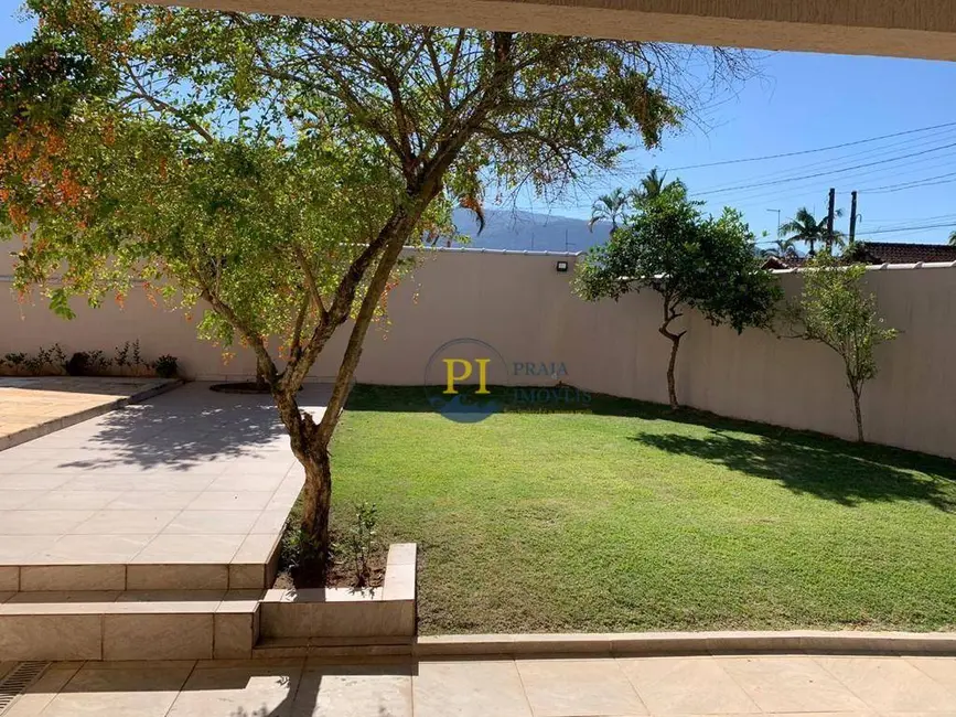 Casa com 4 quartos à venda, 594m2 em Solemar, Praia Grande - SP - imagem 4 Foto 4 de Casa com 4 quartos à venda, 594m2 em Solemar, Praia Grande - SP