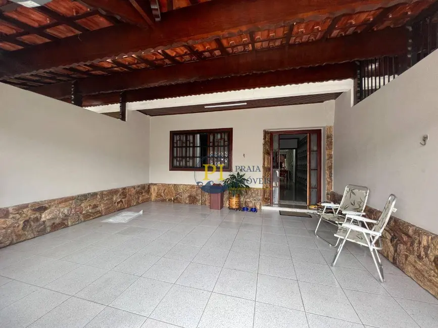 Casa com 3 quartos à venda, 150m2 em Canto do Forte, Praia Grande - SP - imagem 3 Foto 3 de Casa com 3 quartos à venda, 150m2 em Canto do Forte, Praia Grande - SP