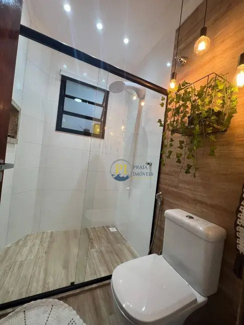 Casa com 3 quartos à venda, 150m2 em Canto do Forte, Praia Grande - SP - imagem 8 Foto 8 de Casa com 3 quartos à venda, 150m2 em Canto do Forte, Praia Grande - SP