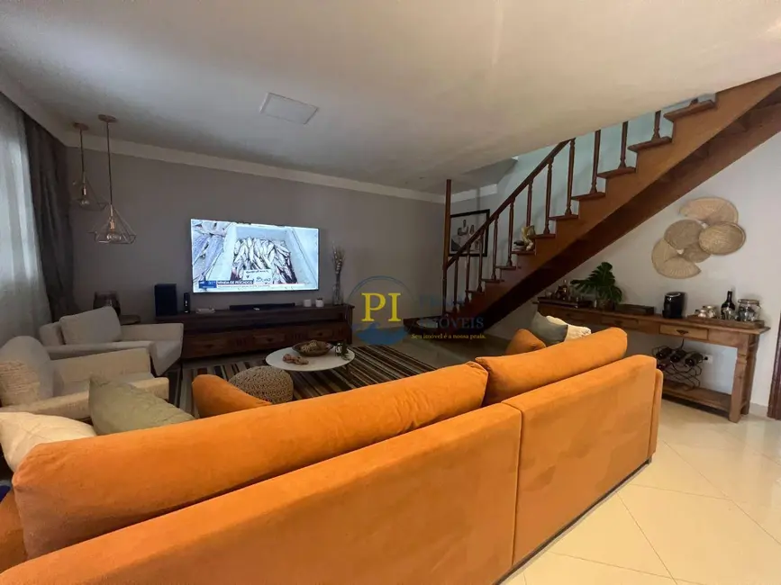 Casa com 3 quartos à venda, 150m2 em Canto do Forte, Praia Grande - SP - imagem 5 Foto 5 de Casa com 3 quartos à venda, 150m2 em Canto do Forte, Praia Grande - SP