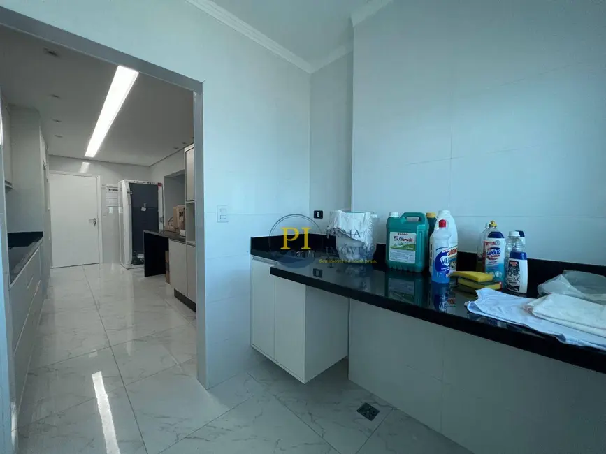 Apartamento com 3 quartos à venda, 141m2 em Guilhermina, Praia Grande - SP - imagem 5 Foto 5 de Apartamento com 3 quartos à venda, 141m2 em Guilhermina, Praia Grande - SP