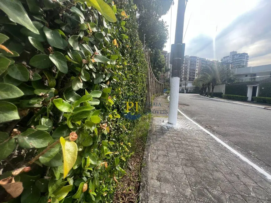 Casa com 4 quartos à venda, 400m2 em Canto do Forte, Praia Grande - SP - imagem 8 Foto 8 de Casa com 4 quartos à venda, 400m2 em Canto do Forte, Praia Grande - SP