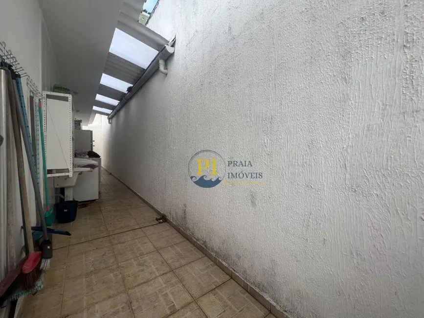 Casa com 4 quartos à venda, 400m2 em Canto do Forte, Praia Grande - SP - imagem 7 Foto 7 de Casa com 4 quartos à venda, 400m2 em Canto do Forte, Praia Grande - SP