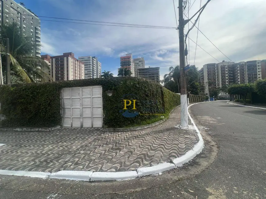 Casa com 4 quartos à venda, 400m2 em Canto do Forte, Praia Grande - SP - imagem 2 Foto 2 de Casa com 4 quartos à venda, 400m2 em Canto do Forte, Praia Grande - SP