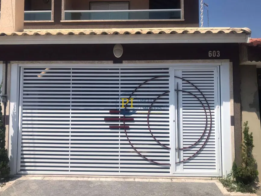 Casa com 2 quartos à venda, 136m2 em Praia Grande - SP - imagem 2 Foto 2 de Casa com 2 quartos à venda, 136m2 em Praia Grande - SP