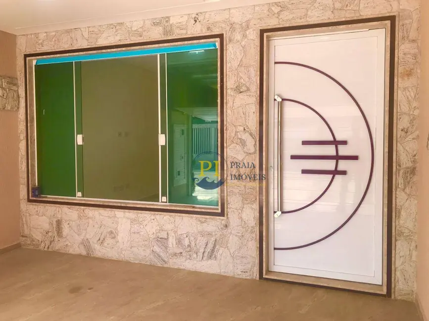 Casa com 2 quartos à venda, 136m2 em Praia Grande - SP - imagem 3 Foto 3 de Casa com 2 quartos à venda, 136m2 em Praia Grande - SP