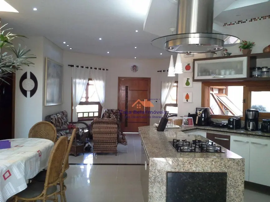 Foto 1 de Casa com 2 quartos à venda, 300m2 em Praia Grande - SP