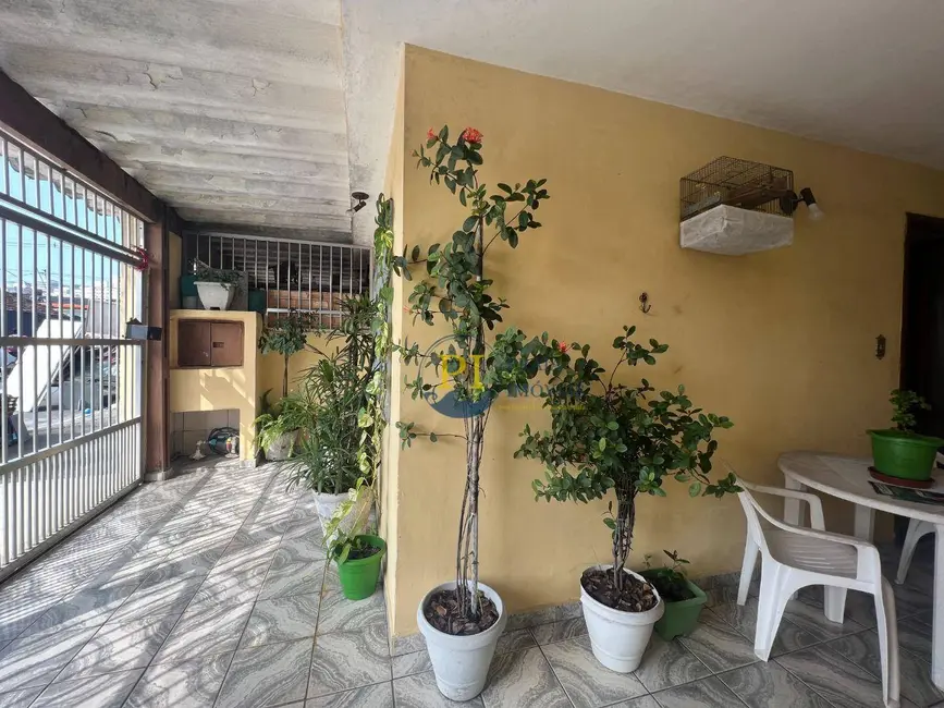 Casa com 2 quartos à venda, 100m2 em Aviação, Praia Grande - SP - imagem 2 Foto 2 de Casa com 2 quartos à venda, 100m2 em Aviação, Praia Grande - SP
