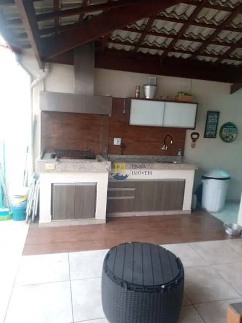 Casa com 4 quartos à venda, 200m2 em Canto do Forte, Praia Grande - SP - imagem 4 Foto 4 de Casa com 4 quartos à venda, 200m2 em Canto do Forte, Praia Grande - SP