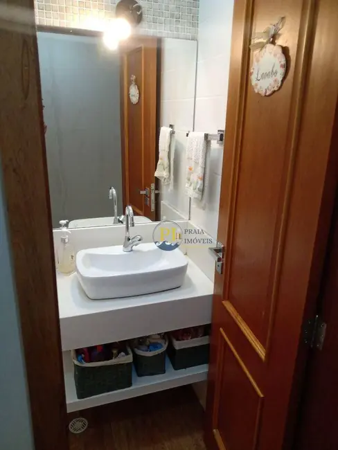 Casa com 4 quartos à venda, 200m2 em Canto do Forte, Praia Grande - SP - imagem 8 Foto 8 de Casa com 4 quartos à venda, 200m2 em Canto do Forte, Praia Grande - SP